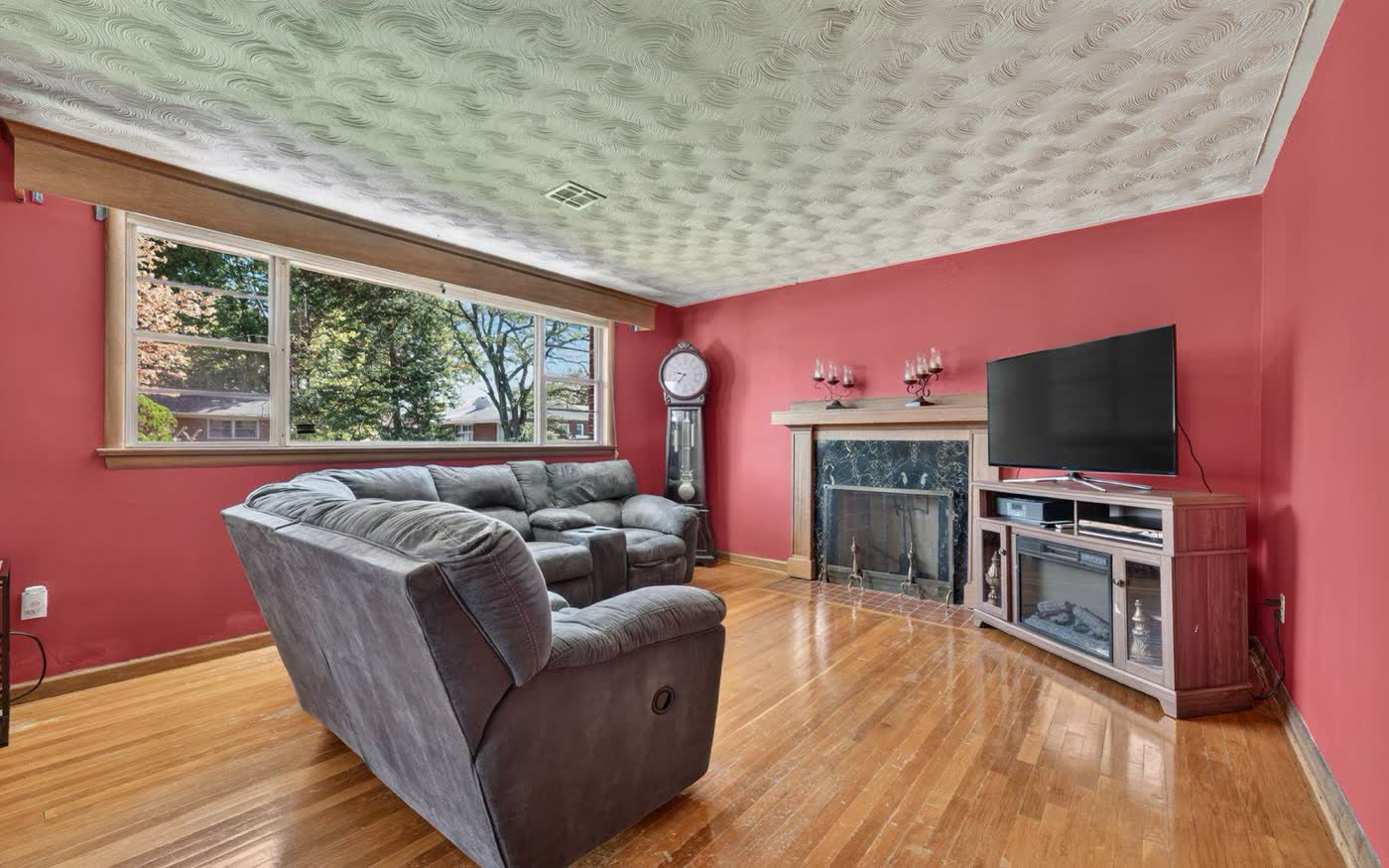 Living room with fireplace